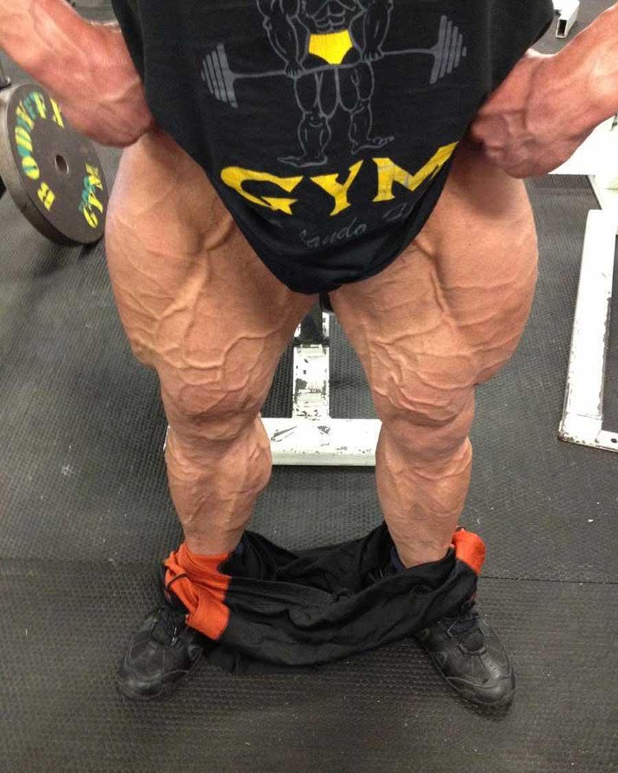 Steve Cart training with dumbbells